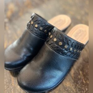 Croft and Barrow ortho clogs size 7.5